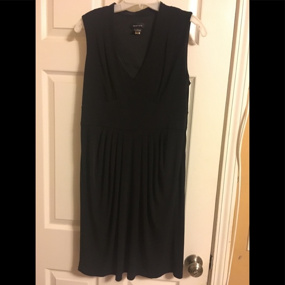 Black dress - Picture 1 of 1